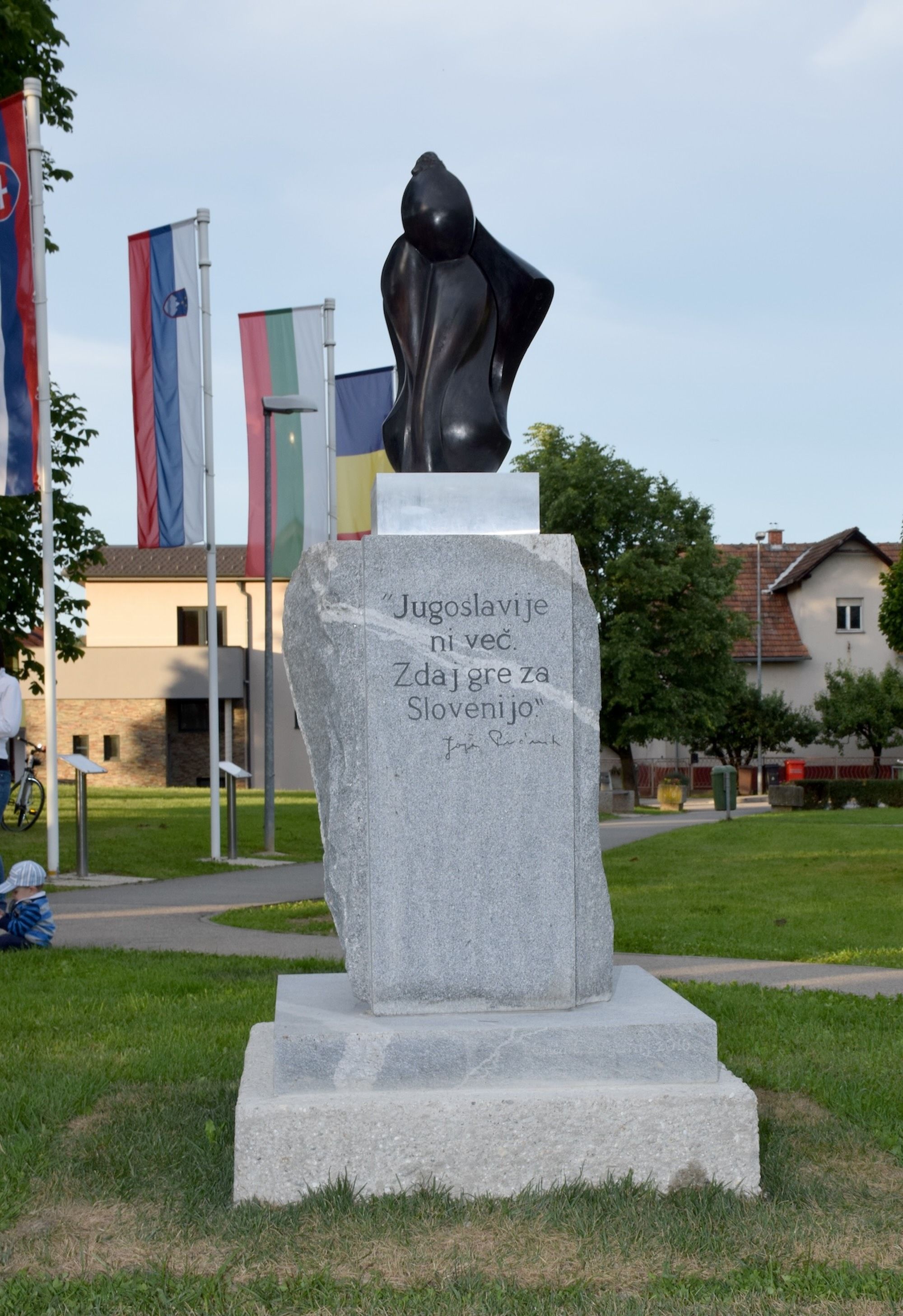 GABERI - SPOMENIK DR. JOŽETU PUČNIKU